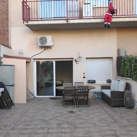 Appartamento Precioso Con Magnifico Patio. Sant Feliu de Llobregat